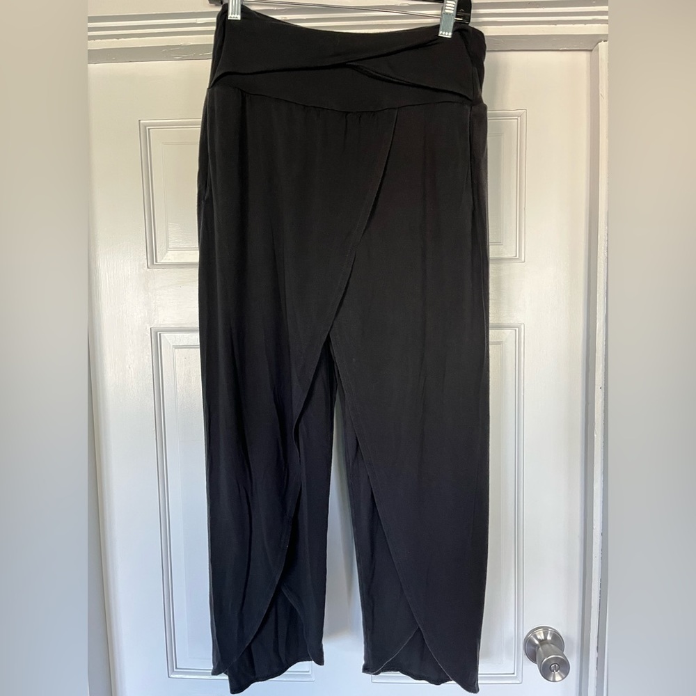 ATHLETA medium black Palooza style pants